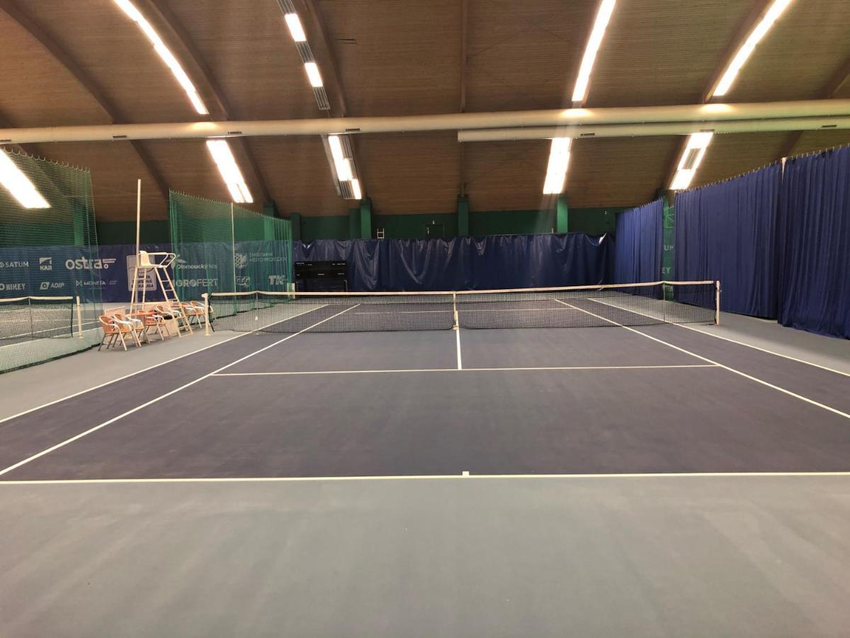 Hotel Tennis Club Prostějov Kültér fotó